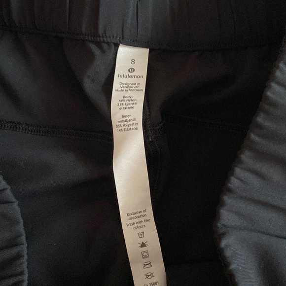 Lululemon - Picture 3 of 6